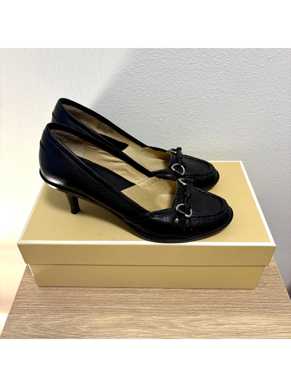 Michael Kors Westside Mid Moc Black Leather Loafers Pumps Heels Size 8.5 M Box